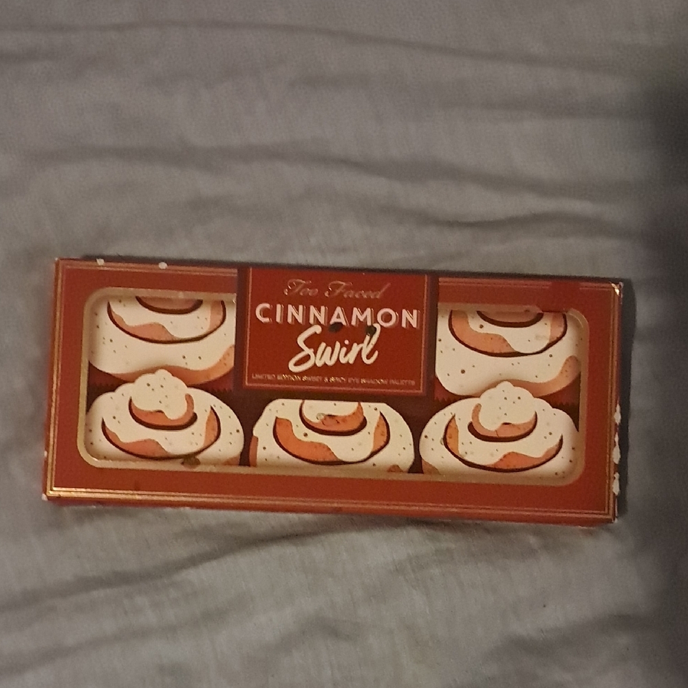 Too Faced Cinnamon Swirl Eyeshadow Palette